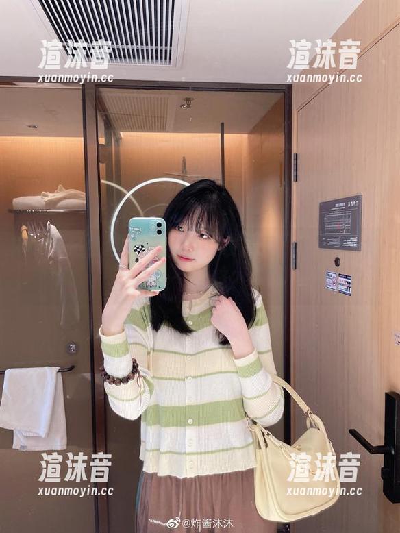 可能是今年最无聊的毛衣套图，炸酱沐沐你给个解释？！