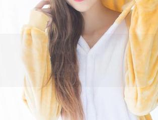 爱蜜社 – 内衣画册：酥小白的视线合集，轻坠中的暗示