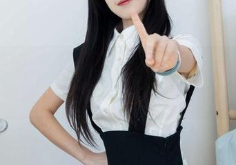 物恋传媒 – 一言不合就想下载，婷婷这白色图集，也是太撩人了，那氛围…