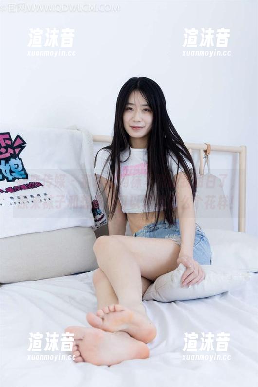 物恋传媒 - 猫耳的网袜写真让我明白了，原来袜子和想象力可以玩出这么个花样！