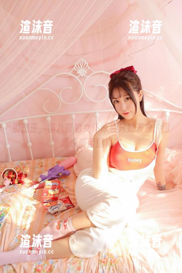 别想歪，猫九酱的女仆泳装只是表象，图册渐渐显露真实