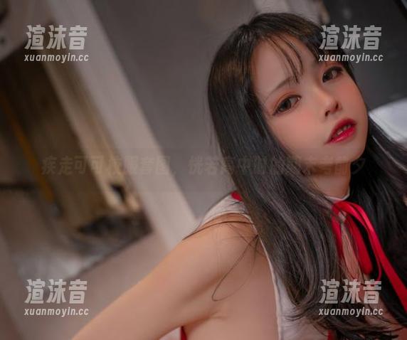疾走可可校服套图，恍若高中时的期末考前夕