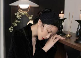 秀人网 – 伍晓丽Shirley的黑丝全套，像一杯淡淡的咖啡，品味在心间徘徊。