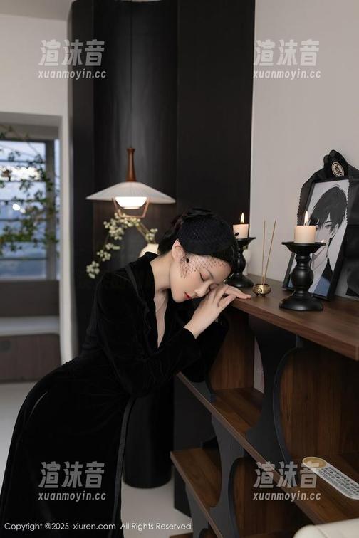 秀人网 - 伍晓丽Shirley的黑丝全套，像一杯淡淡的咖啡，品味在心间徘徊。