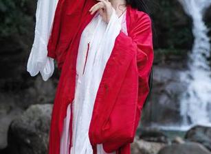秀人网 – 加朵babe+高跟鞋=图包里的疑惑，穿这双的我会不会也变得不一样？