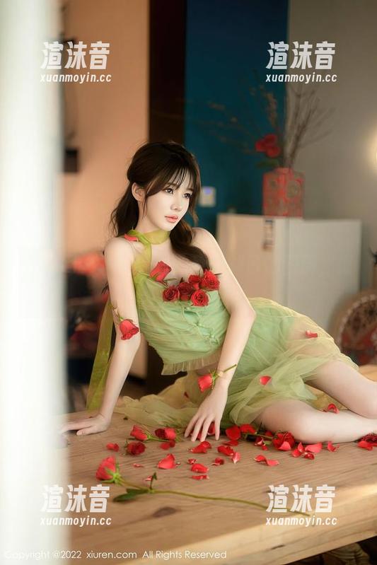 秀人网 - 一份免费的唐翩翩日常图册，恨不得看一天