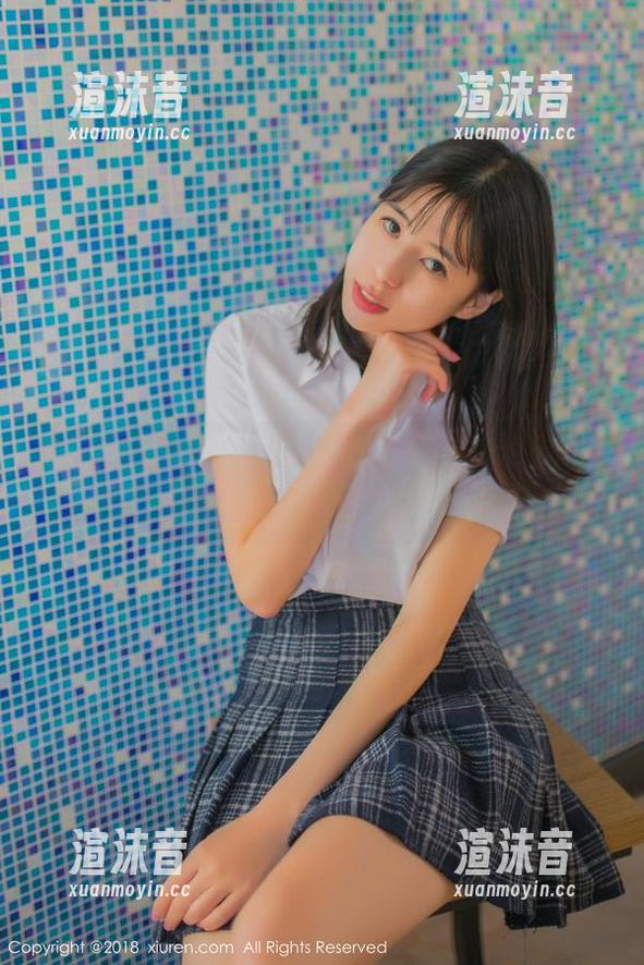 秀人网 - 短裙与美腿，徐莉芝Booty怎么把定制玩的这么溜？图集中慢慢欣赏。