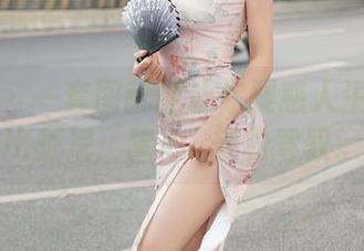 秀人网 – 一套图就能让你疑惑人生选择的比基尼：梦心玥轻松驾驭。