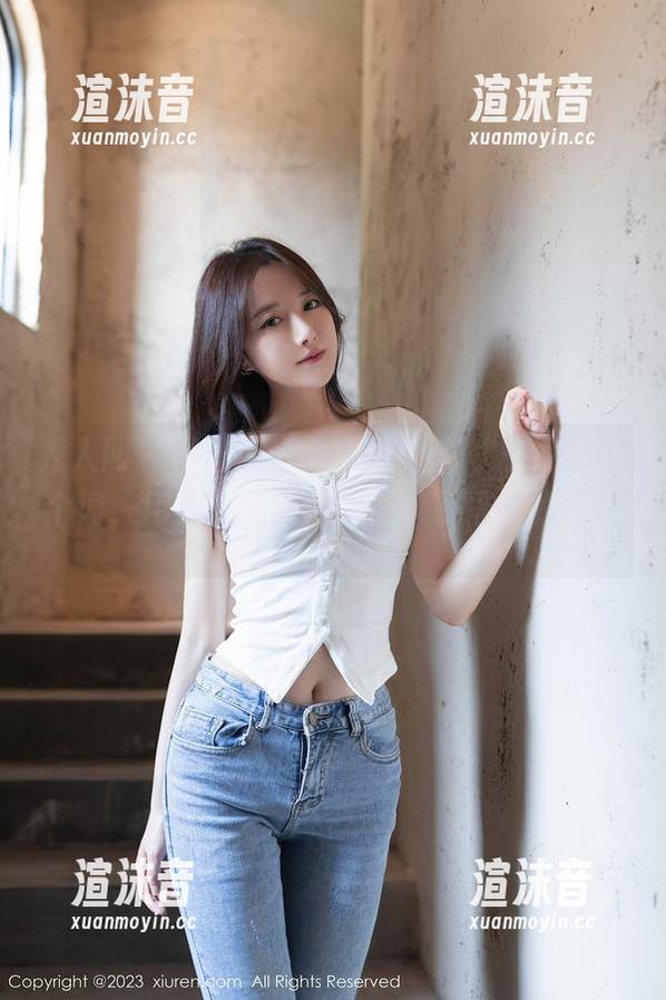 秀人网 - 筱慧icon真的在拯救“少女”这个词，用她的免费图片记录了青春的迷乱。