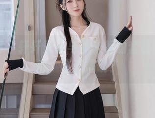 秀人网 – 轩轩王子与那未解的套装图包之谜，谁来揭晓？