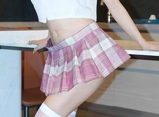 秀人网 – 好吧，麻布学妹的美腿合集又来坑我一波，我已经无法自拔了！