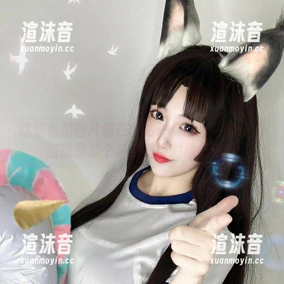 这些私拍图片都在传达一句话：章鱼小童谣就是那个备受瞩目的执行官！