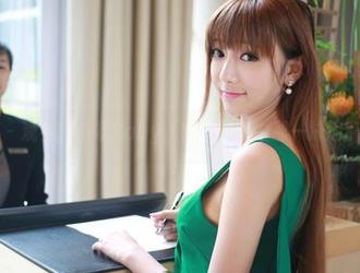 美媛馆 – 观看狐小妖Baby，制服写真中那一抹迷离的神情