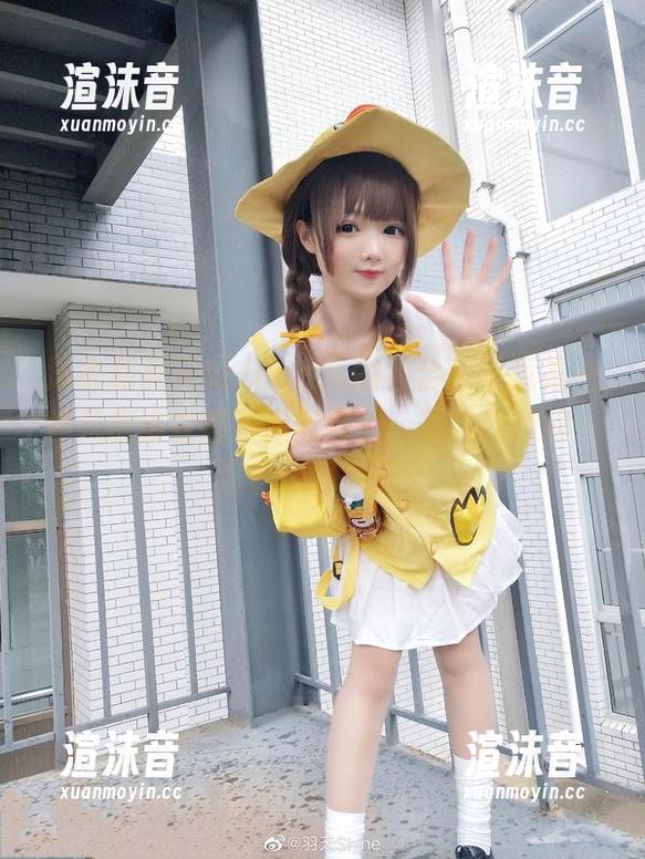 泳衣和羽天shinecos的组合，毕竟是一种只应该在图片里欣赏的…看完我想问：你们都怎么看？