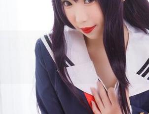 看胡桃喵在浴缸中如何让“在线”写真变得不那么正常！