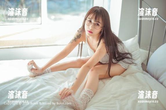 菠萝社 - 校园里开拓私房美图的新境界，K8傲娇萌萌Vivian不开心的时候真可爱！