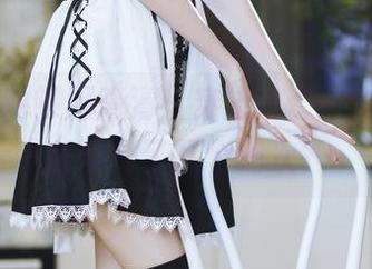 许岚LAN制服高清：穿上这套，似乎连气质都升了几个档次？