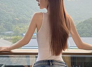 微密圈 – 超辣的林一的短裙合集：这个长度，刚好可以遮住小心思