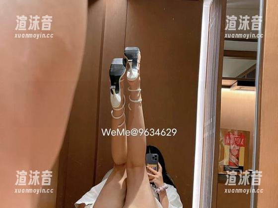 迷人的五姨太 微密圈 - 迷人的五姨太的按摩椅套图,光影交错,没有直白的舒展,但却时刻让人期待。