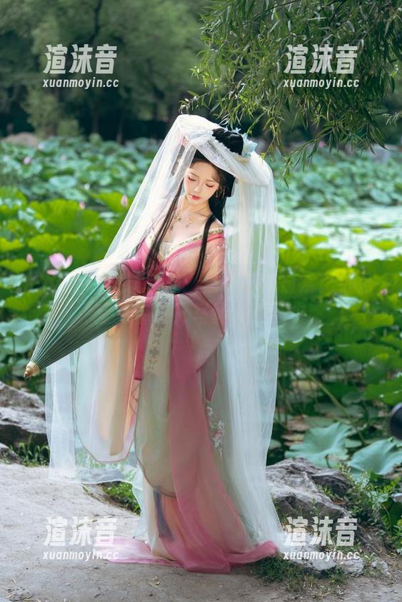 雯妹不讲道理新作：当秘书的日常比办公室更有趣！写真集更新中