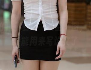 魔镜街拍 – 曼曼这“镂空”图，原图资源我能用来写论文了