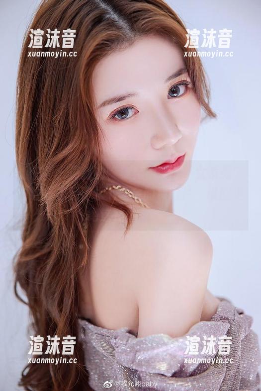 微密圈 - 最新的“黎允熙珍珠少女系列”，让我想起了水下宴会的科幻片，谁能拒绝这种组合呢？